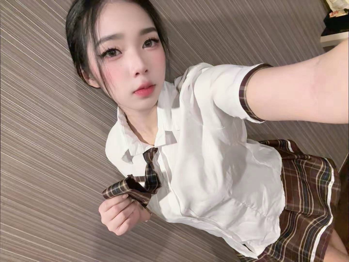苗栗定點茶 依寧 援交:圖片 3